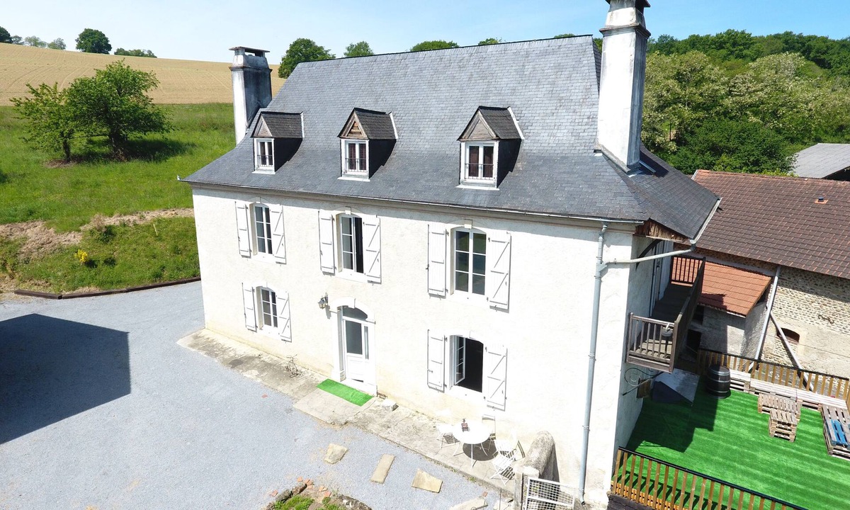 Beyrie-en-Bearn Cottage | Domaine Lacay - Large capacity gîte