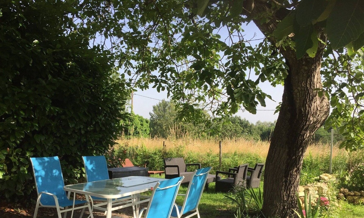 Lagorce Apartment | Double GUEST ROOM (4 pers) in the countryside near Saint Emilion
