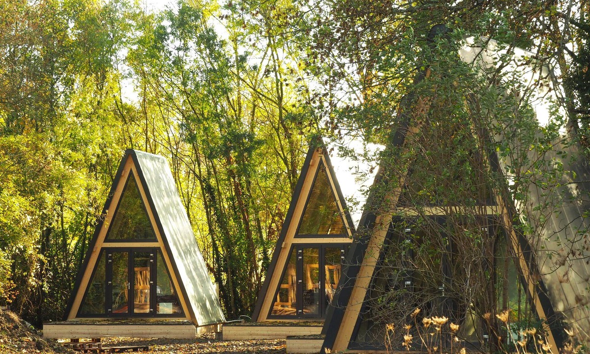 Les-Trois-Moutiers Cottage | Dream ecolodge in a fairytale castle