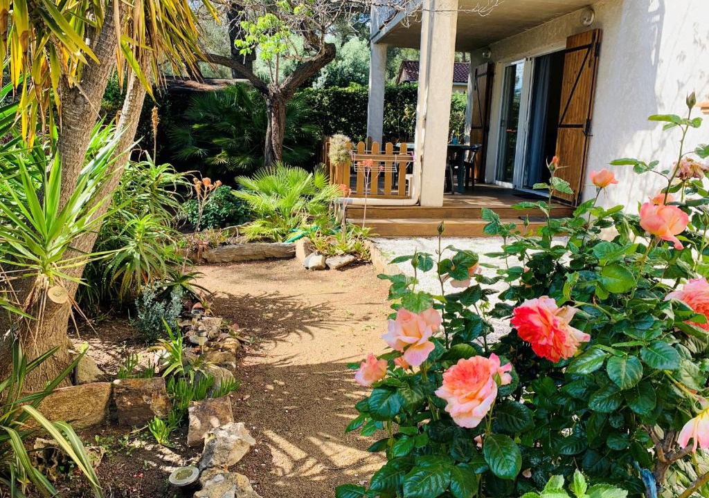 Le Lavandou Apartment | Ecrin de verdure sur Le Lavandou - Classement Tourisme 3 Etoiles