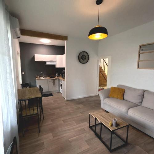 Angouleme Apartment | Elégant T2 au calme avec terrasse et climatisation