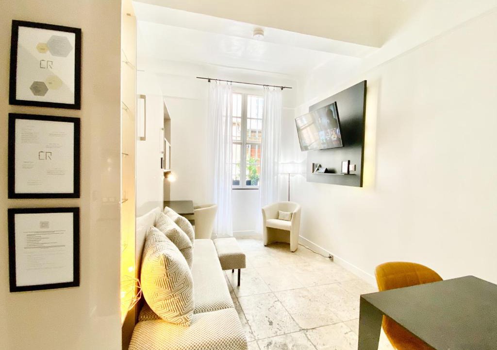 Mazarin Quarter Apartment | Èrsextius, GGB1, Aix-en-Provence