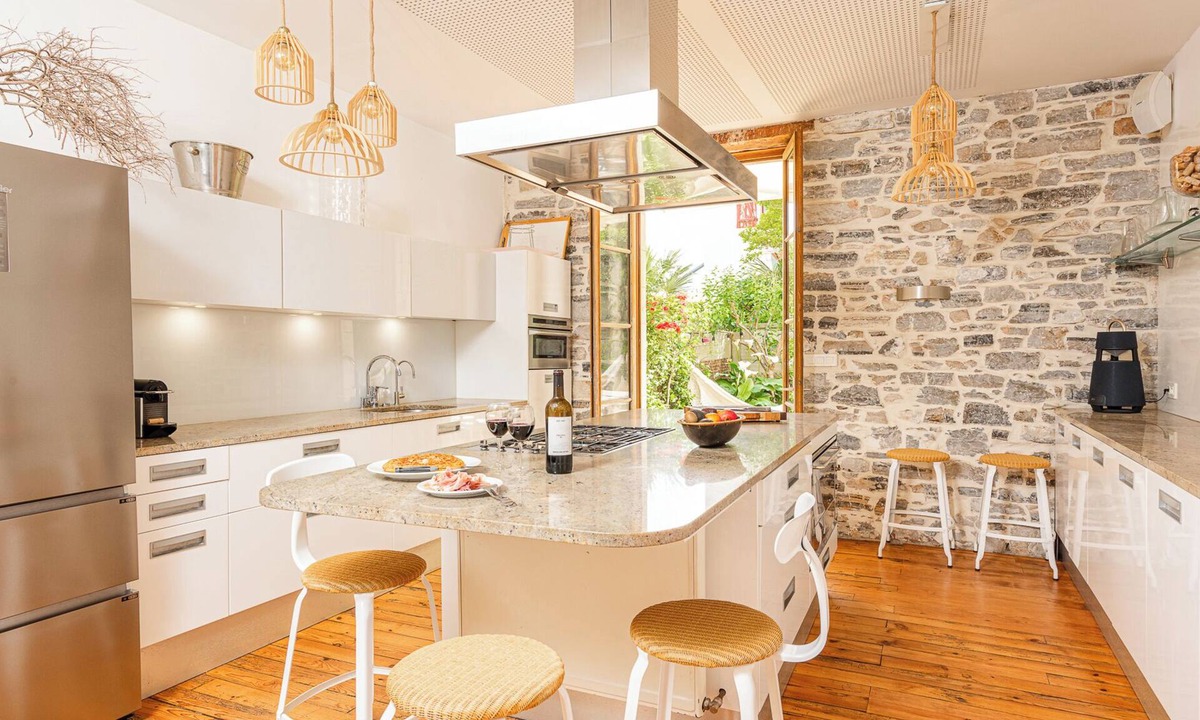 Biarritz City Centre House | Exceptional location! Welcome to our charming house.