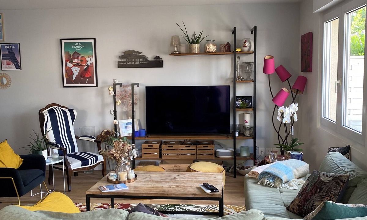 Villenave-d'Ornon House | Family home on the outskirts of Bordeaux, close to all amenities (streetcar, bus)