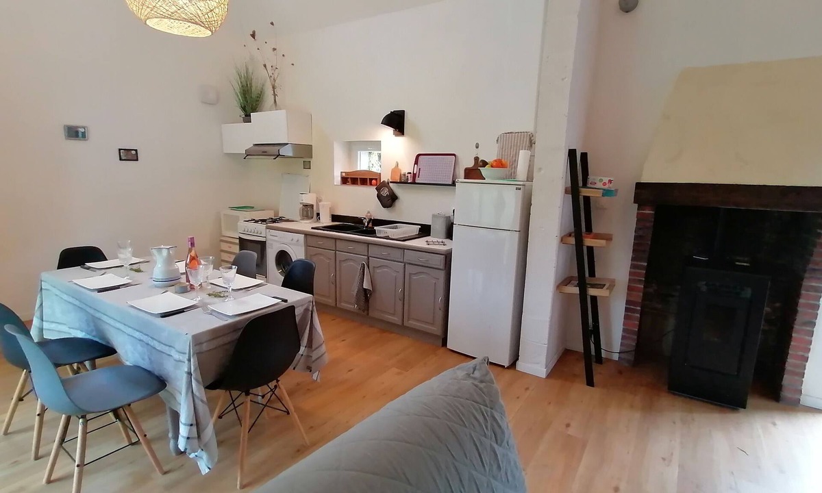 Cachen House | FARMHOUSE GITE WITH SHARED POOL - A CHANGE OF SCENERY FOR FAMILY AND FRIENDS