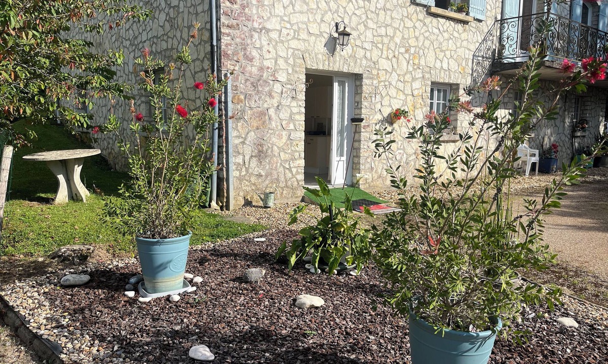 Tocane-Saint-Apre Apartment | For rent Apartment Tocane Saint Apre