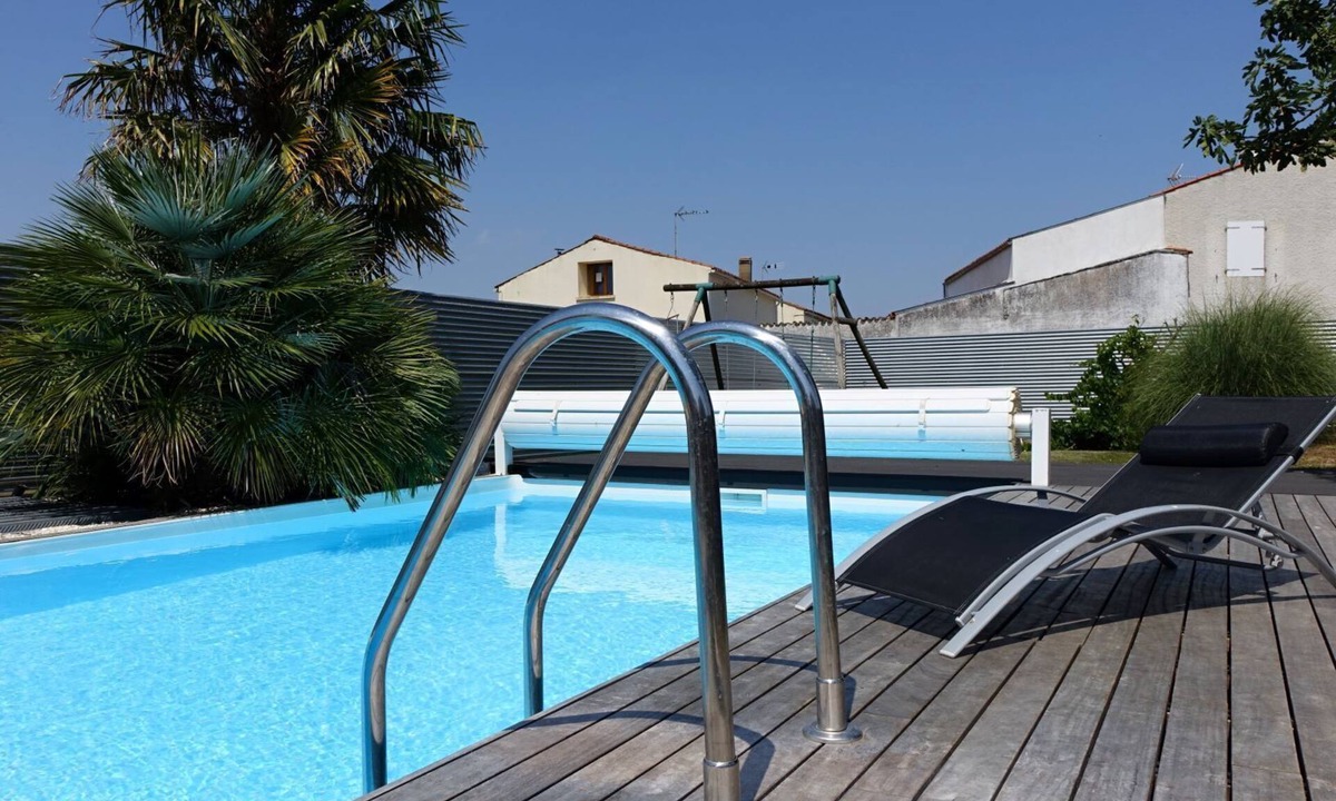 Saint-Jean-de-Liversay House | For rent: house with heated pool – 4 to 5 people – Near La Rochelle