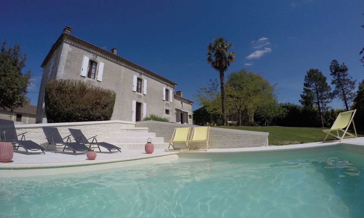 Bors de Montmoreau House | BEAUTIFUL COUNTRY HOUSE (7ha) WITH PRIVATE HEATED POOL
