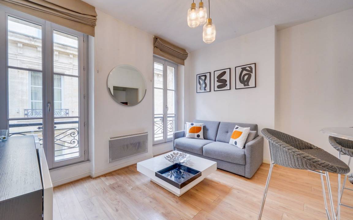 Bordeaux Golden Triangle Apartment | 36 m² Apartment ∙ 1 bedroom ∙ 2 guests