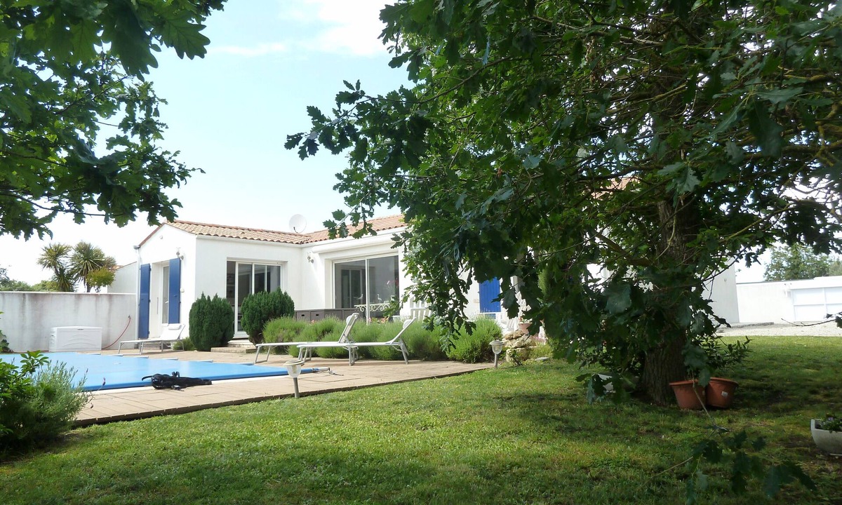 La Cotiniere Villa | BEAUTIFUL VILLA WITH POOL NEAR THE SEA AND GREEN HEATED POOL AND WIFI