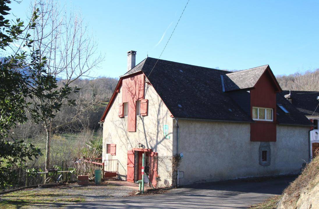 Lacarry-Arhan-Charritte-de-Haut House | 130 m² Gîte ∙ 4 bedrooms ∙ 8 guests