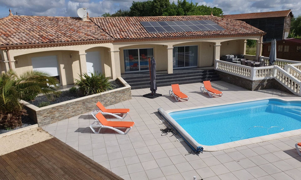 Puysserampion Villa | FULLY EQUIPPED LUXURY VILLA WITH SWIMMING POOL FOR 15 PEOPLE