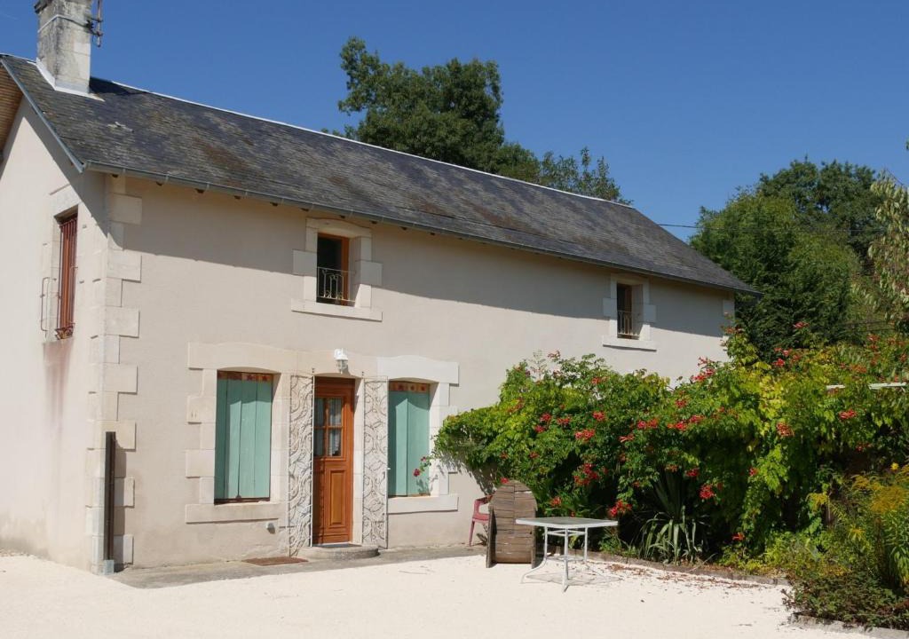 La Puye House | Gîte à LA PUYE - FR-1-541-63