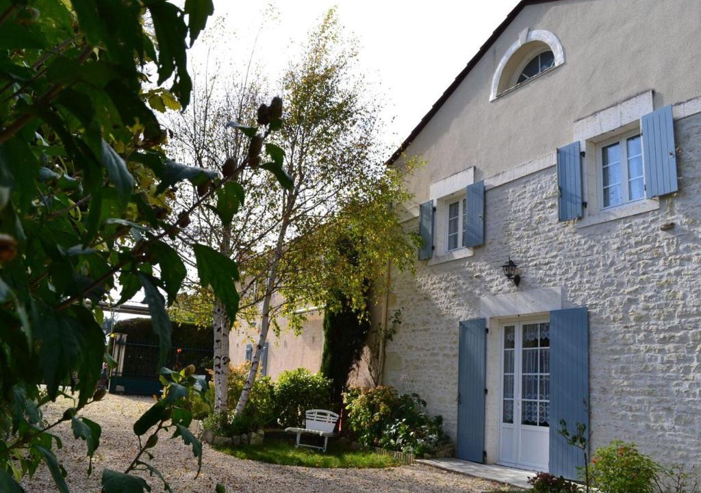 Saint-Genis-d'Hiersac House | Gîte au bord de la Charente avec jardin privatif, wifi fibre, vélos et équipements familiaux - FR-1-653-162