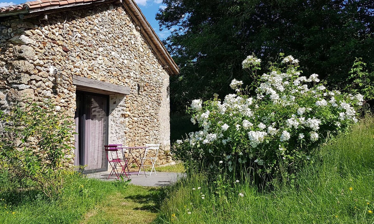 Bourrou Cottage | Gîte la Grangette 2/5 pers domaine La Maison d'Aum - label clef verte 2024