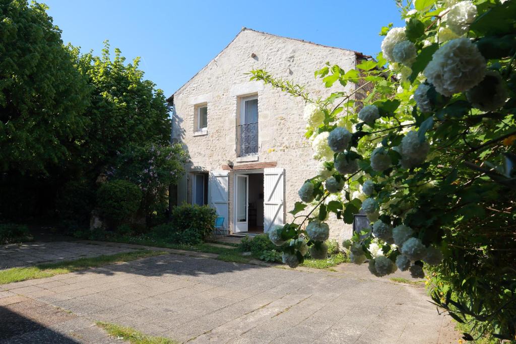 Latille Apartment | Gîte La Loge des Fées