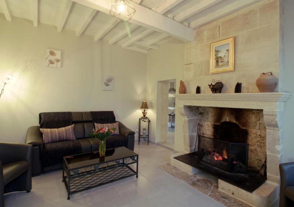 Laroque House | Gîte Laroque, 3 pièces, 4 personnes - FR-1-440-190