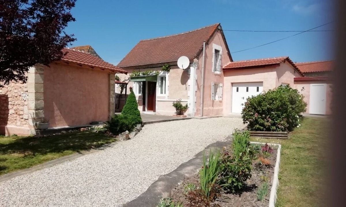 Saint-Martin-I'Astier House | Gite 4 people located in the Isle valley