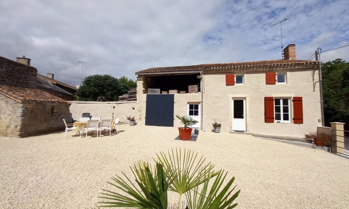 Moncontour House | Gite de la Source