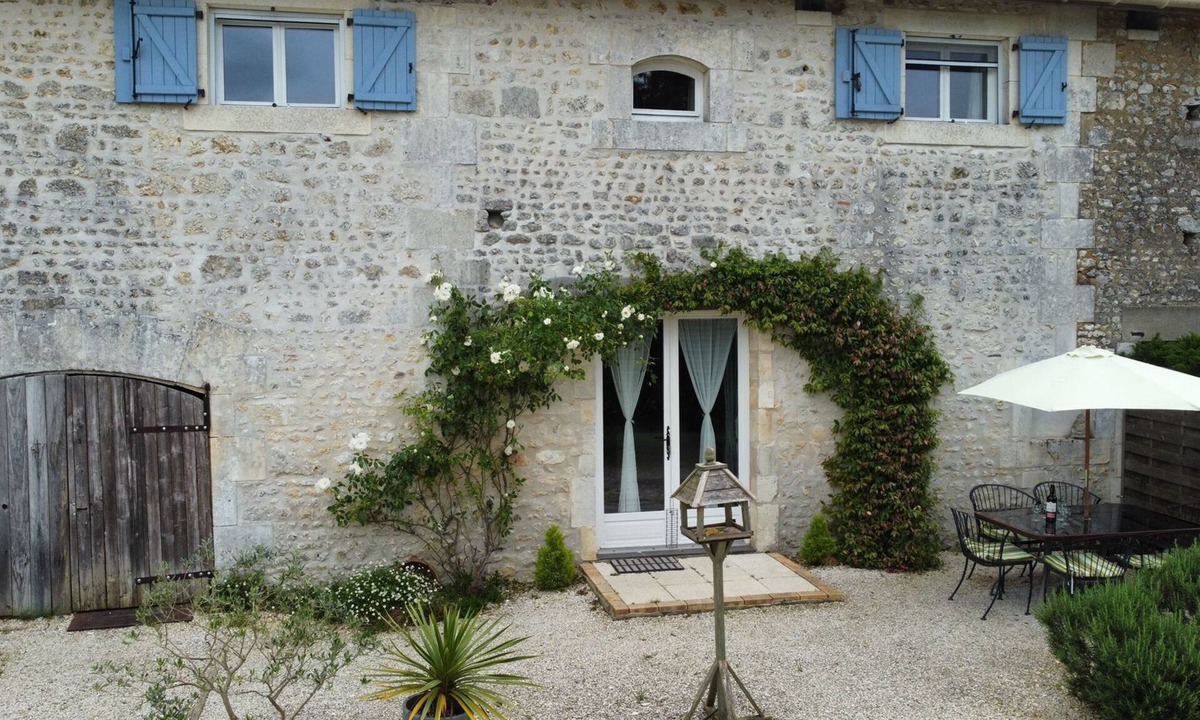 Baignes-Sainte-Radegonde Other | Gite with exclusive pool use - peaceful location. Charente, France