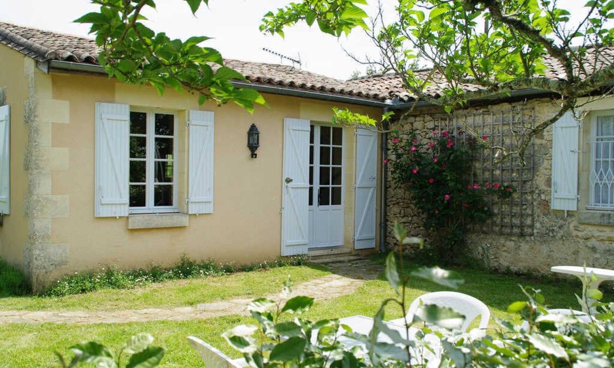 Saint-Aubin-de-Branne House | Gite LE Courtil - Saint-aubin-de-branne