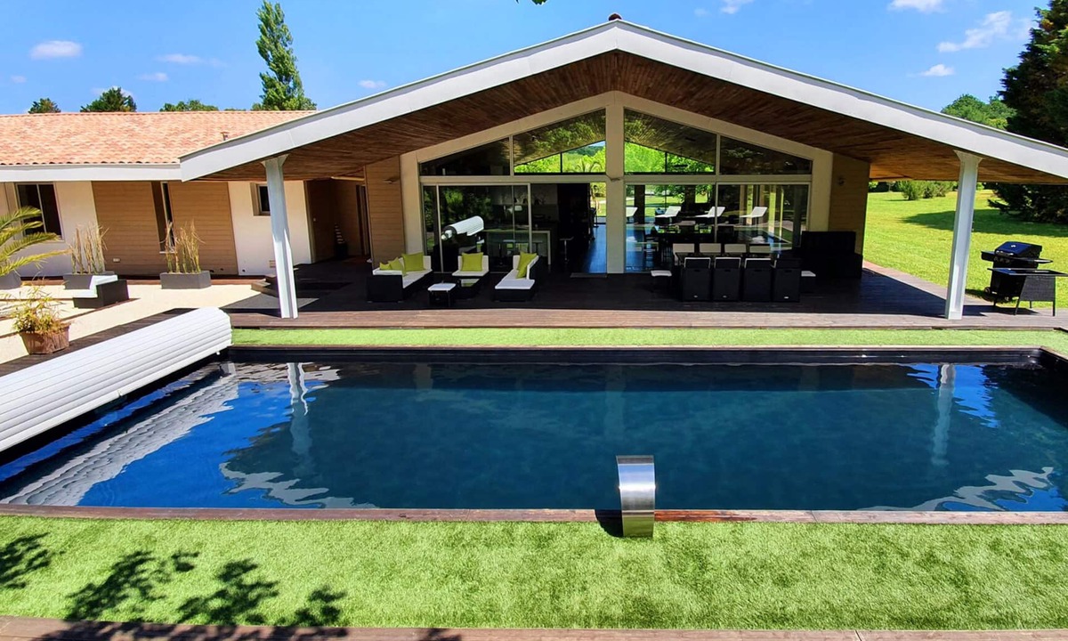 Saint-Vincent-de-Tyrosse Villa | Grande Villa Avec Piscine Dans Propriété Arborée