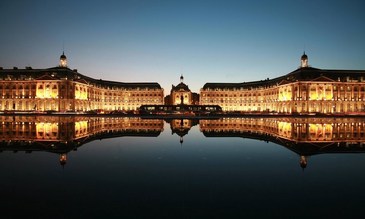 Bordeaux Golden Triangle Apartment | Heart of the Bordeaux Golden Triangle Lovely apartment