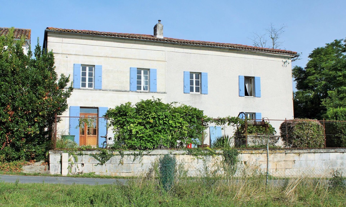 Boutenac-Touvent House | Heated, private pool, free Wi-Fi & UK TV, spacious accommodation for 8 people