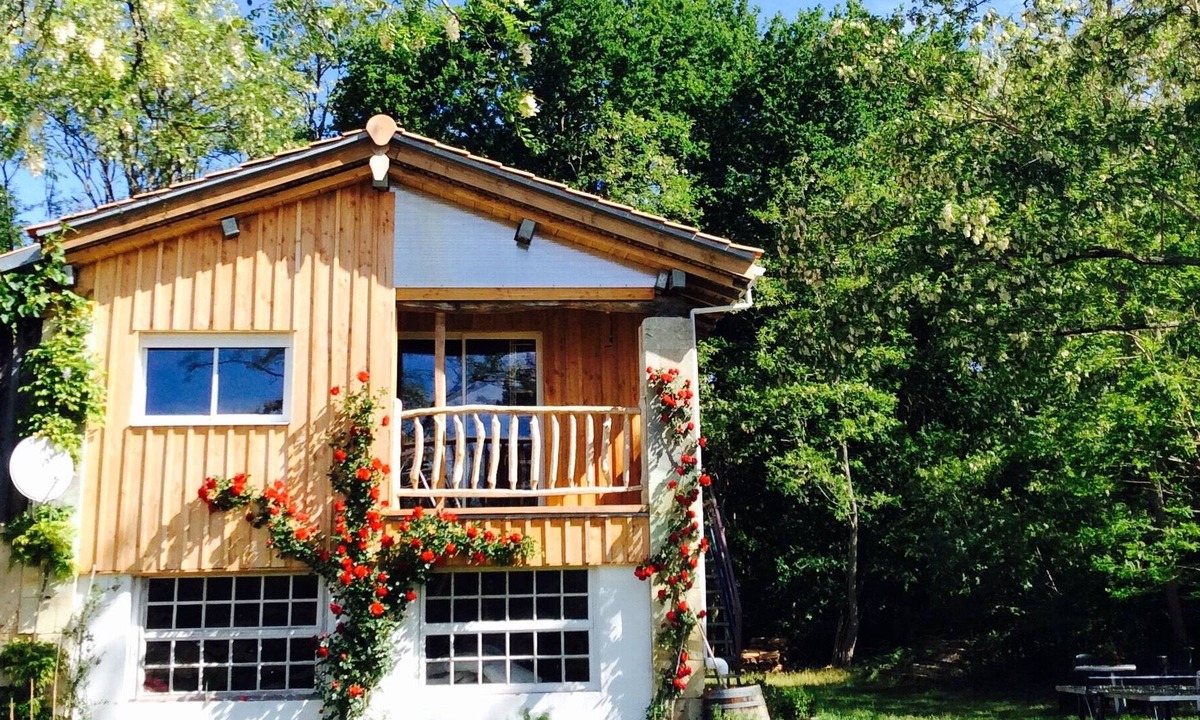 Queyrac Ski Chalet | Holiday between Medoc vineyards + Atlantic (Montalivet) New 2017