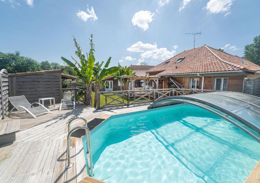 Contis-les-Bains House | Holiday Home Le Ranch by Interhome