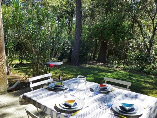 Lacanau-Ocean House | Holiday Home Golf de l'Ardilouse by Interhome