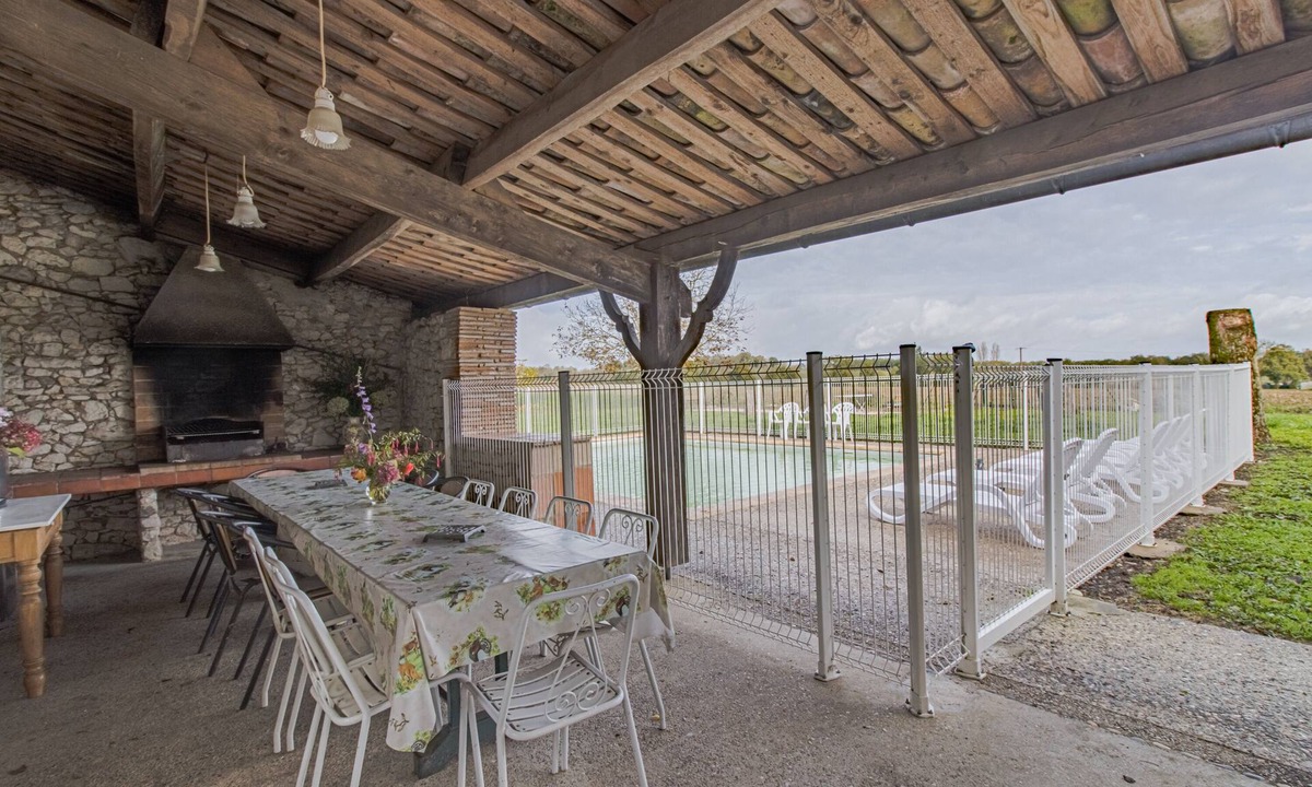 Castillonnes House | Holiday Home "Le Presbytère de Pompiac" with Private Pool, Air Conditioning & Wi-Fi