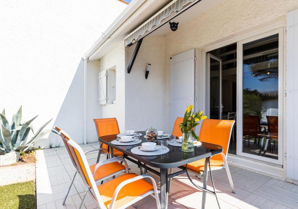 Les Mathes House | Holiday Home Les Palmyriennes-3 by Interhome