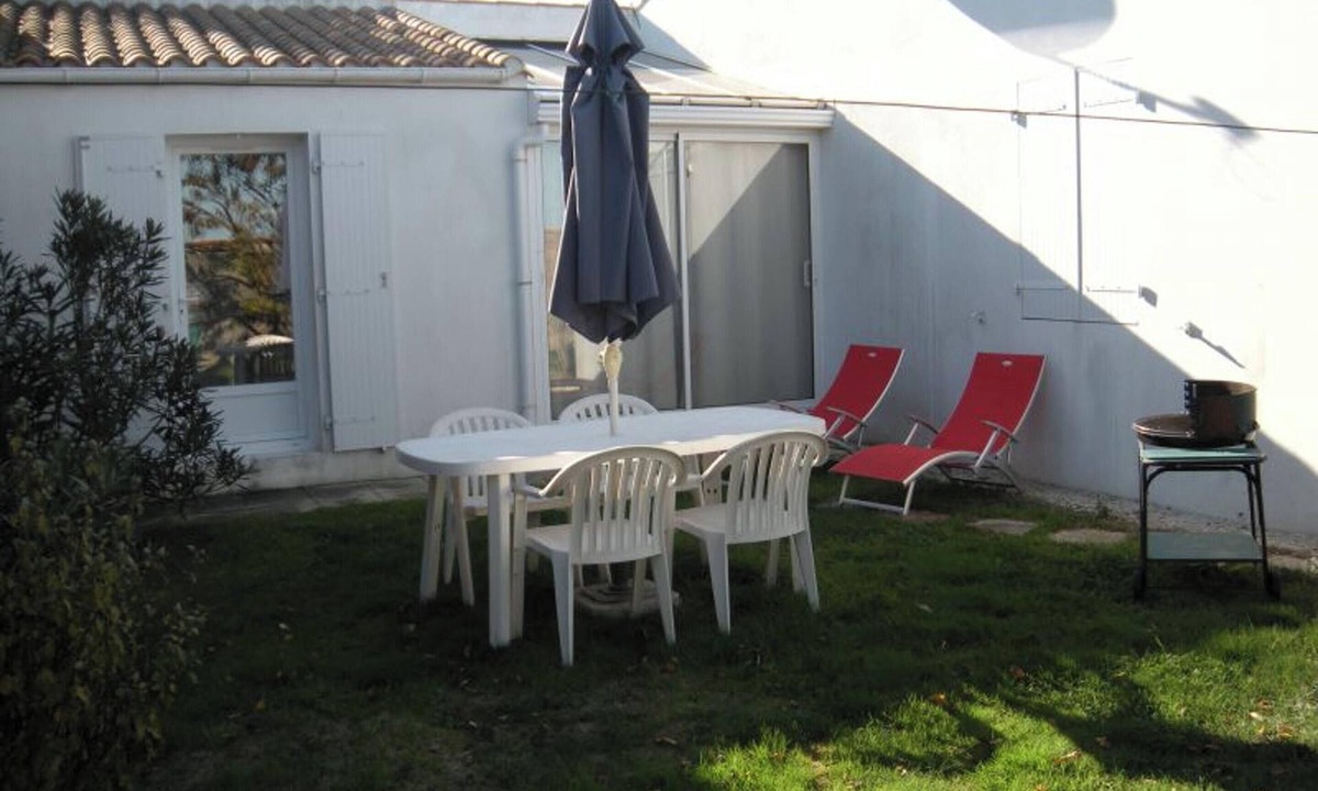 La Couarde-sur-Mer House | Homerez - House in La Couarde-sur-Mer