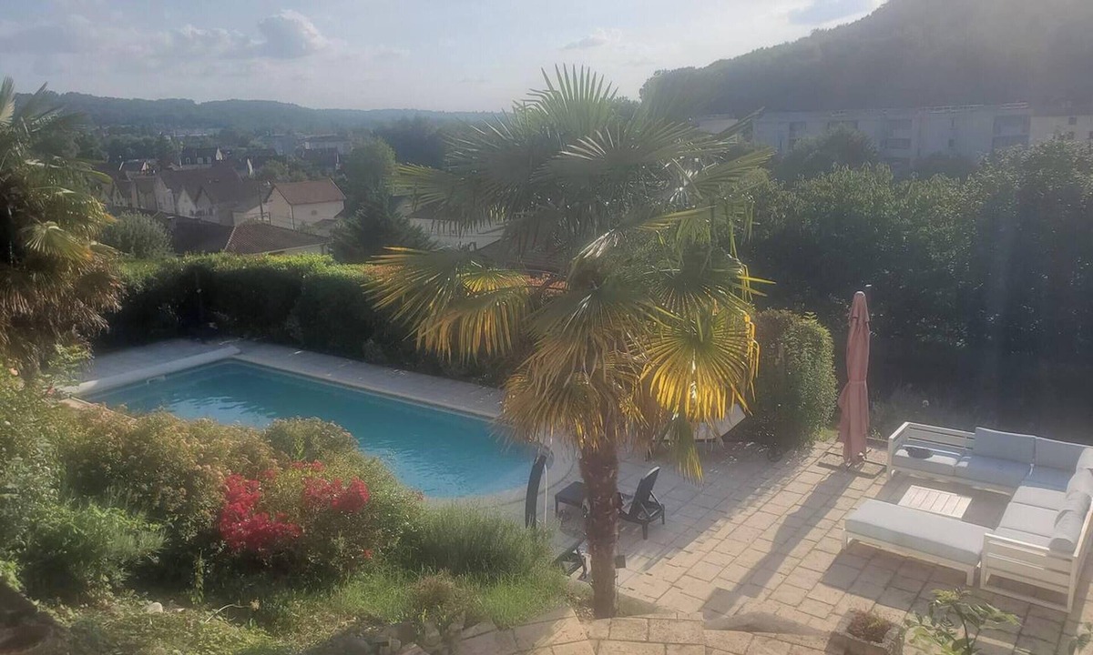 Perigueux Villa | Homerez - Luxurious Villa Périgueux, Private Pool