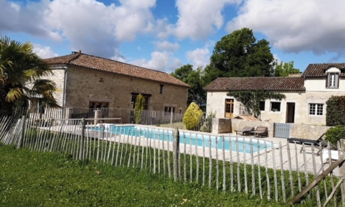 Sigoules Villa | Homerez - "Sigoulès villa with pool"