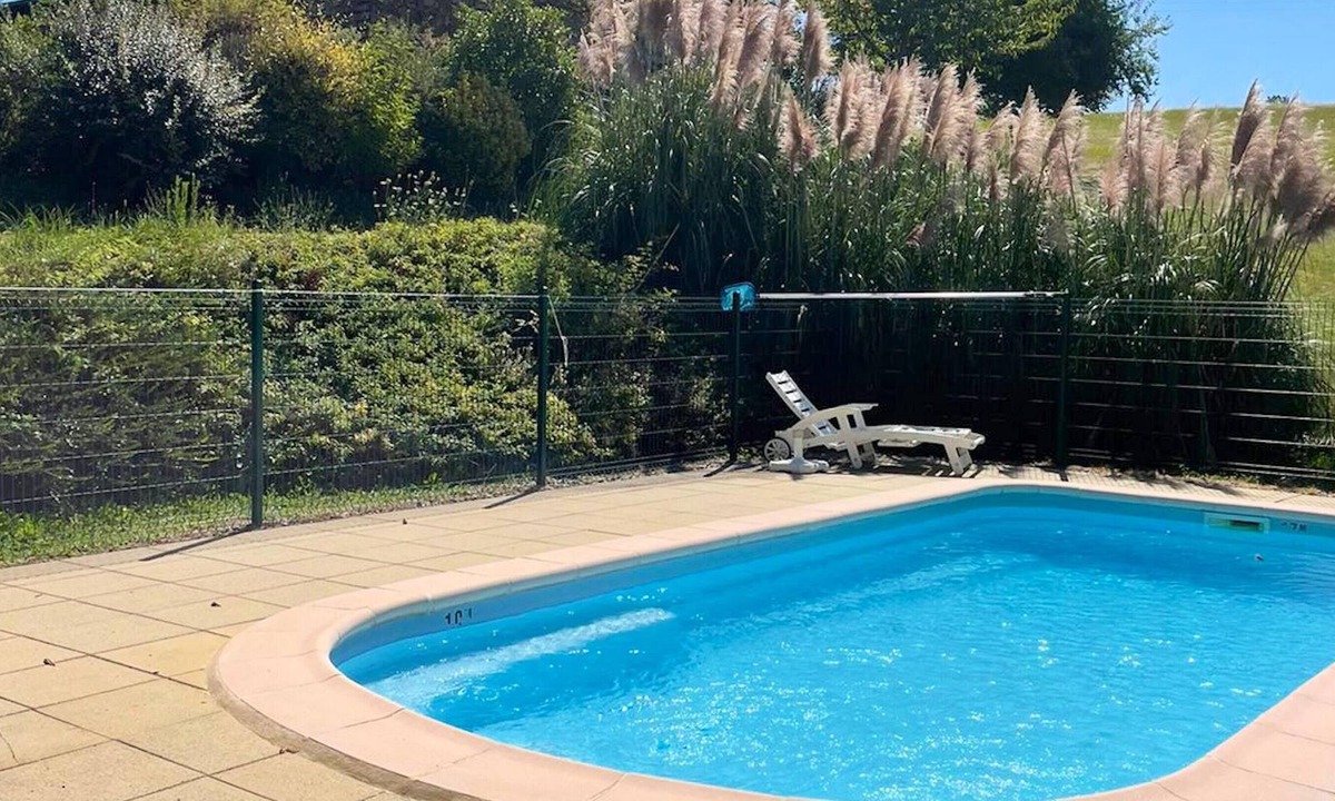 Tamnies House | Homerez - Spacious house for 7 ppl. with swimming-pool and terrace at Tamniès