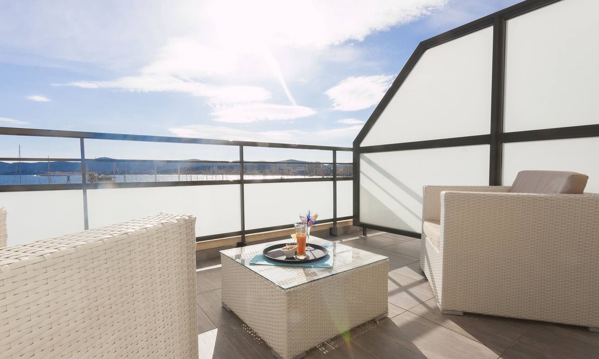 Le Lavandou Hotel | Hotel Baptistin