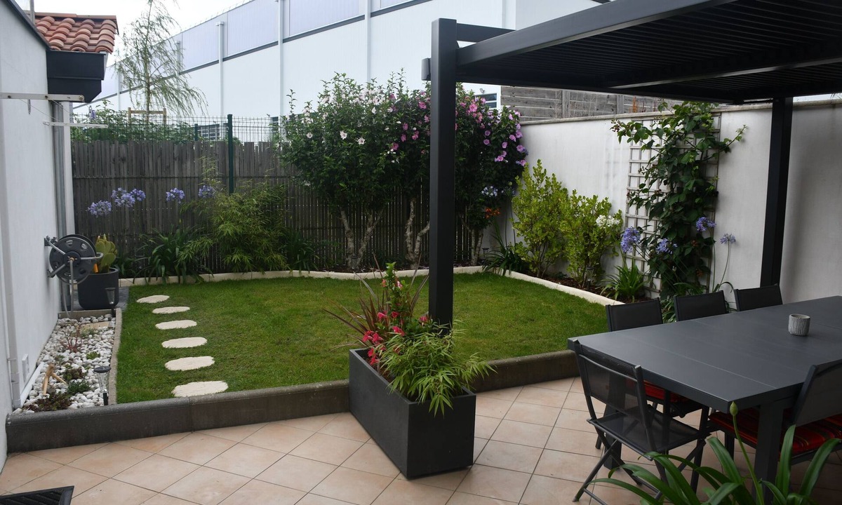 Anglet House | House 7 pers, 3 bedrooms, 2 bathrooms, quiet area, near beach and golf course.
