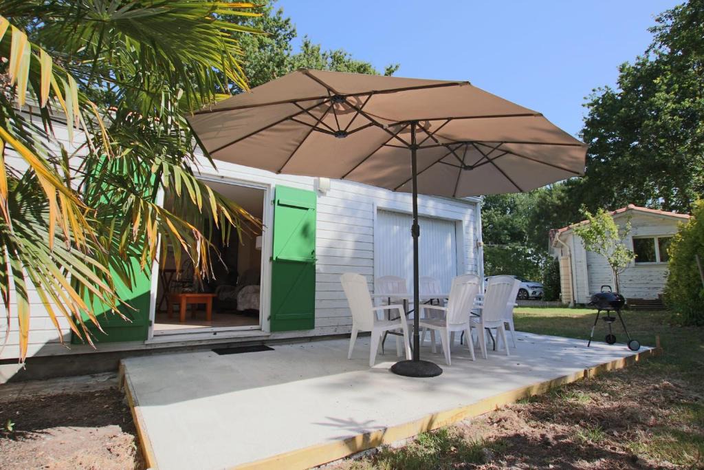 Etaules House | House with wooded garden near Royan