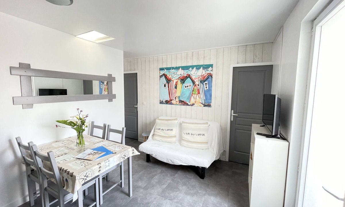 La Flotte House | In the heart of La Flotte - House 4 people - Private patio - Private parking