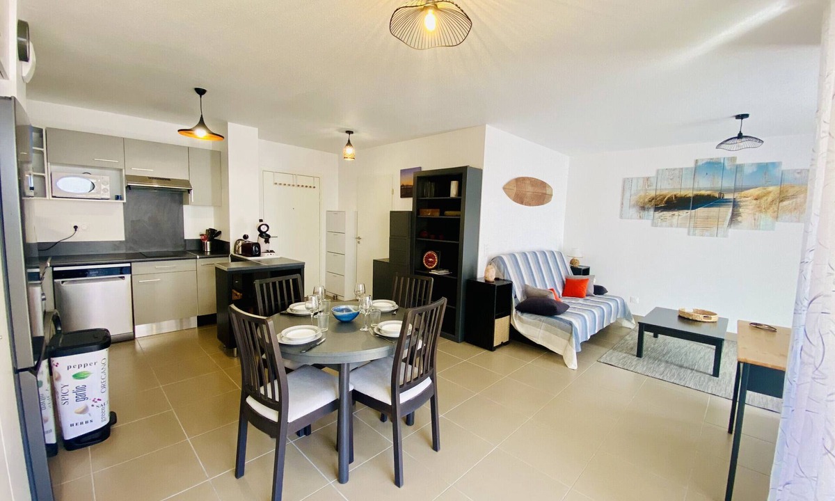 Biscarrosse Apartment | Joli Appartement T2 avec Balcon et Parking à Biscarrosse Bourg (209)