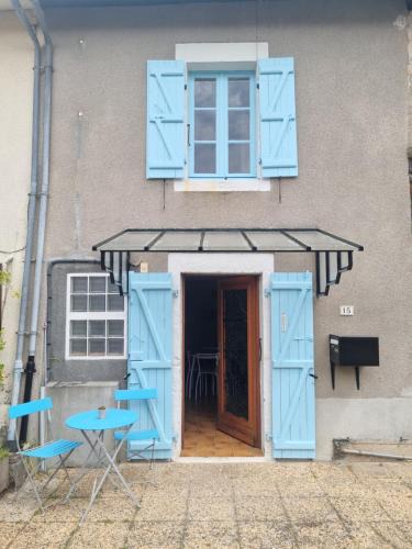 Brigueuil House | Jolie petite maison dans village fortifié