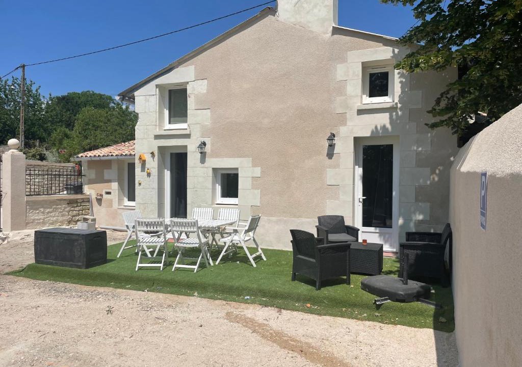 Beaumont Apartment | L'Abeille SAS le jardin de Messie