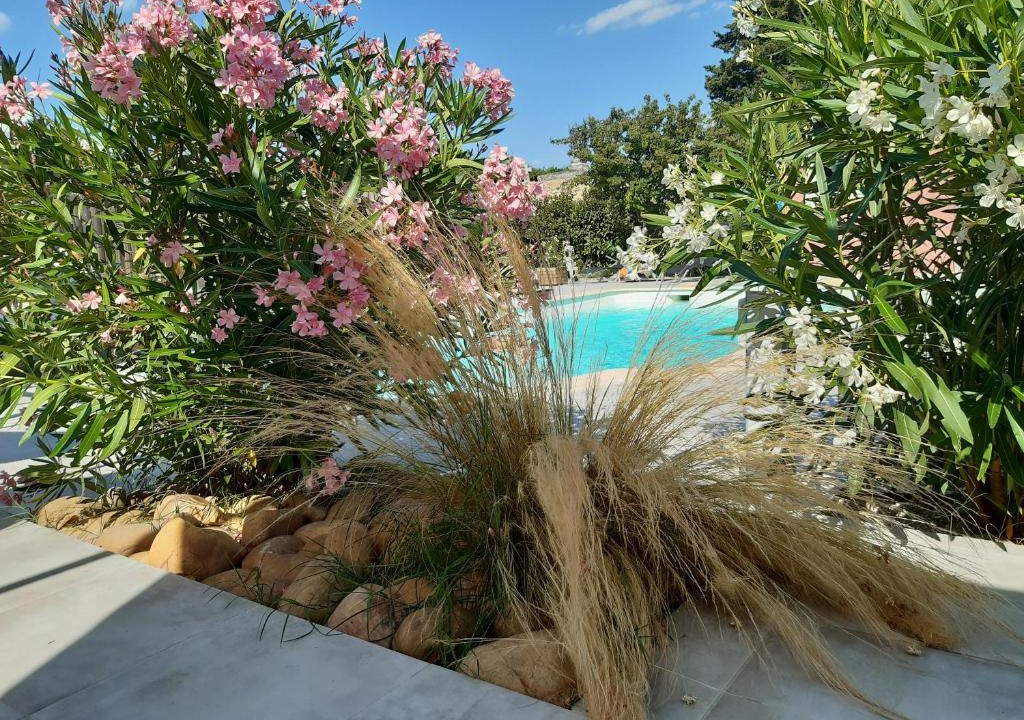 Aramon House | L'EN HAUT