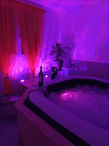Baneuil House | " L'instant Nid d'où " , Spa et Luxe Intime