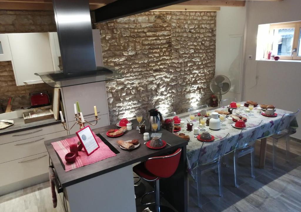 Clavette House | La Collegiale