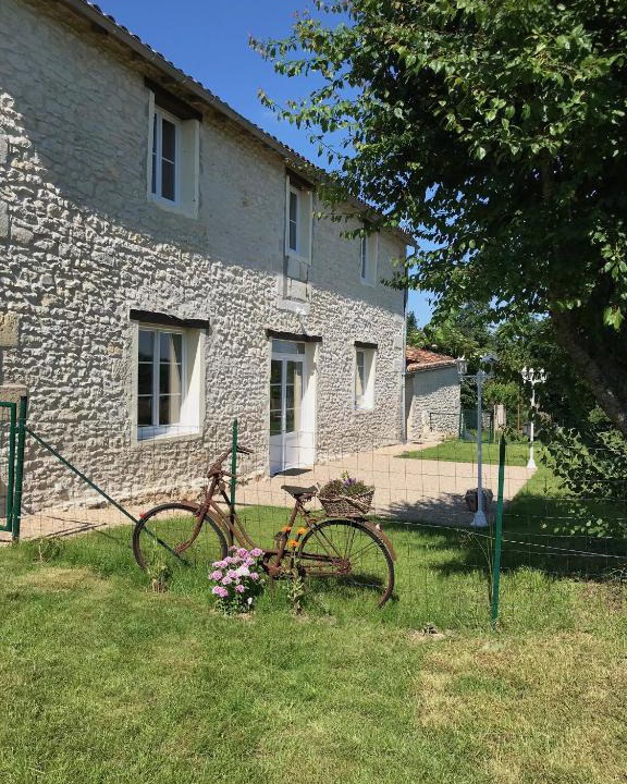 Chaniers House | La grange du Logis du Plessis