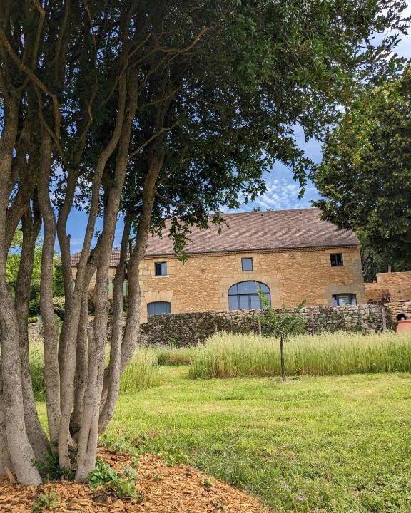 Meyrals Bed & Breakfast | La Grange Symphorine, chambre d'hôtes de charme située entre la vallée de la Dordogne et la vallée de la Vézère