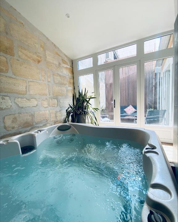 Saint-Bruno - Saint-Victor Apartment | La King Le 50 Suites and SPA